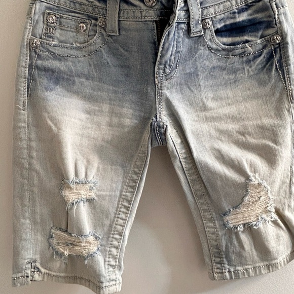 MISS ME LONG SHORTS-CAPRIS/SIZE 26US/LIGHT BLUE WASH/GREAT CONDITION!! - Picture 6 of 7